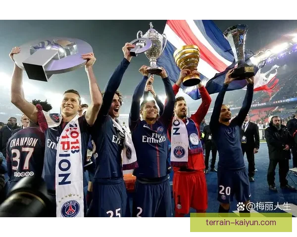 德克兰·赖斯在英超赛季中表现亮眼，助力球队积极冲击冠军