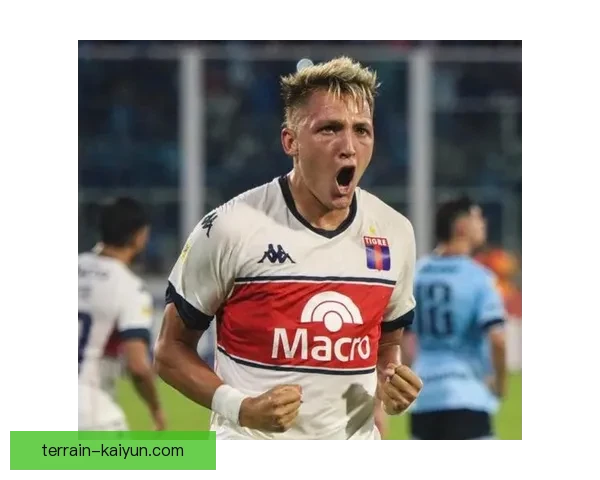 斯佩齐亚主帅风格引起关注，球队表现持续提升状态良好