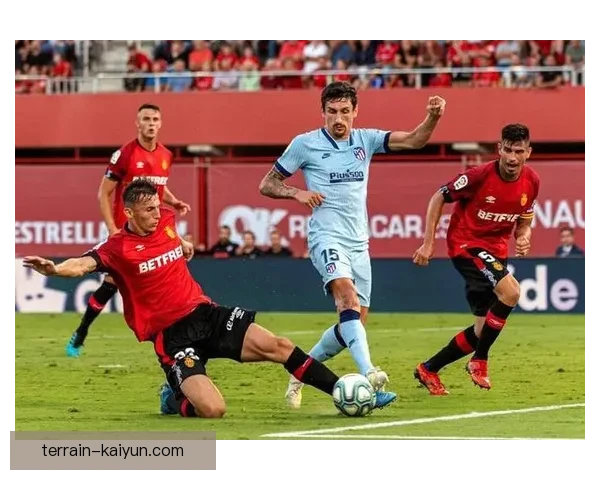 洛里昂赛季表现稳健，球队状态回暖，竞争力增强。